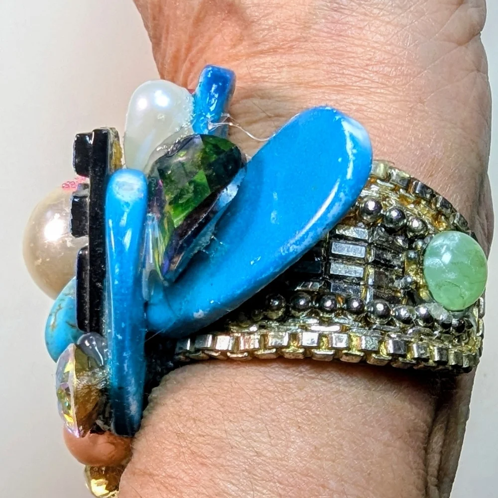 Wendy Gell one of a kind Wristy Adagio face Swarovski jewels leaves pearls - Picture 3 of 4